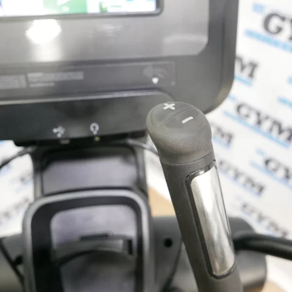 REFURBISHED LIFE FITNESS 95X ELEVATION SERIES DISCOVER SI CROSS TRAINER - Image 2